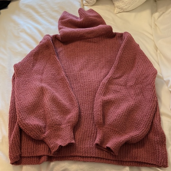 Long sleeve, cozy sweater! - Picture 2 of 2